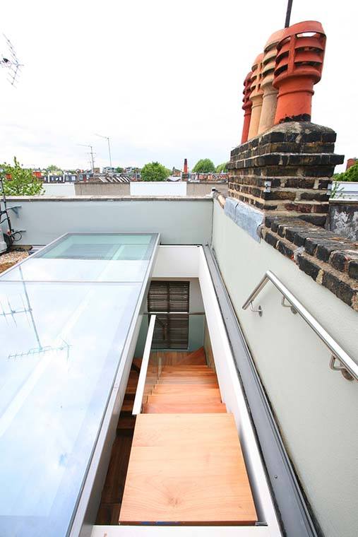 abington-bespoke-staircase-glass-balustrade-stainless-steel-handrail