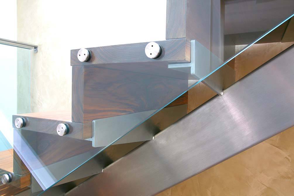 Abingdon-stainless-steel-staircase-glass-balustrade
