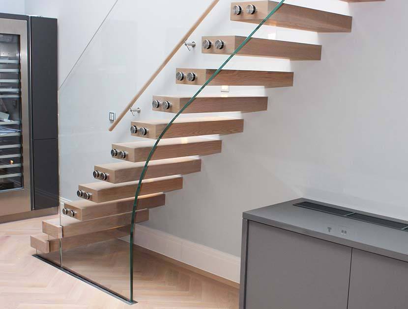 cantilever staircase with glass balustrade