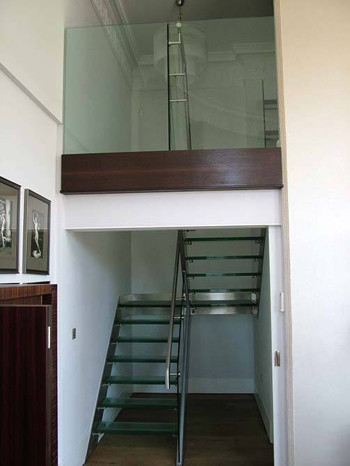 Dropmore-glass-stainless-steel-stair