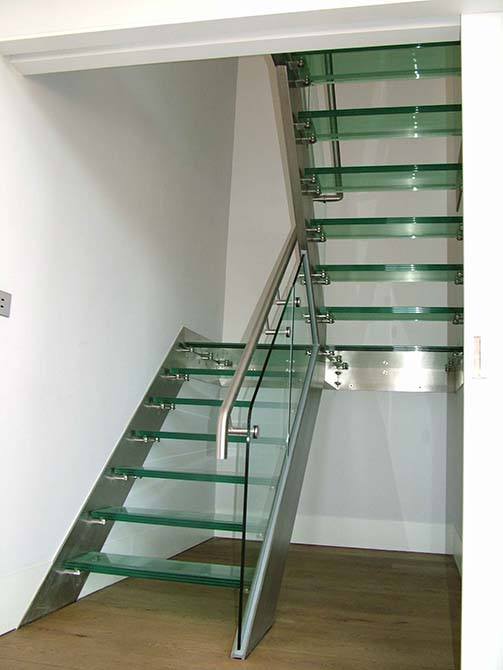 Dropmore-glass-staircase
