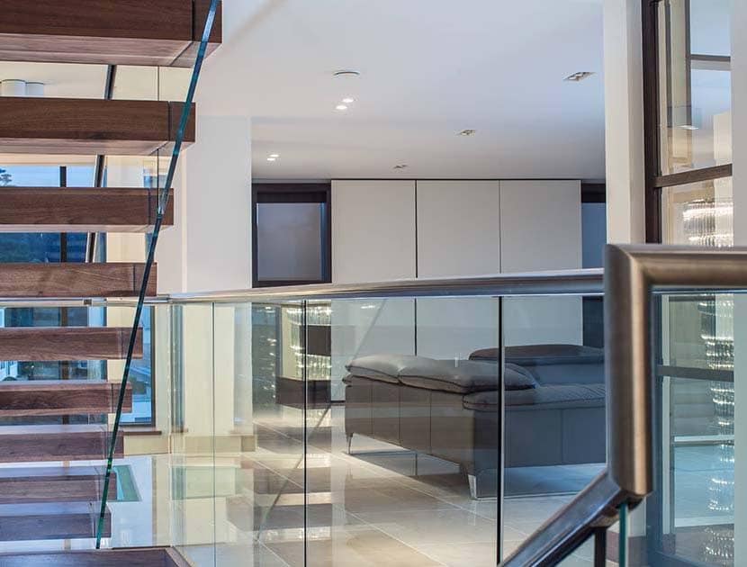 Residential stainless steel handrail